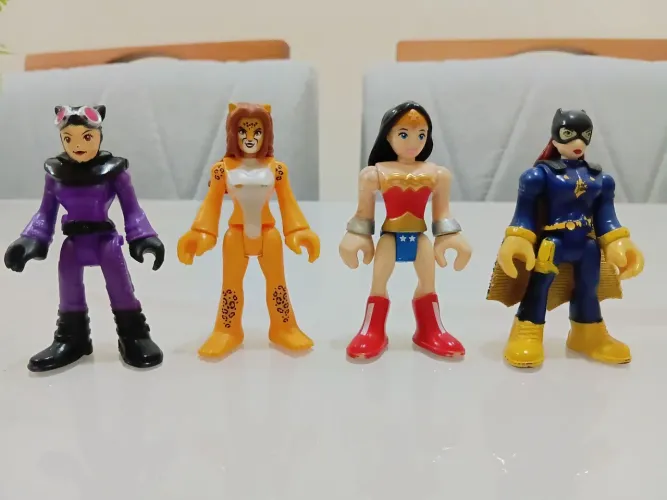 Lote imaginext,  batgirl, mulher gato,  mulher maravilha e cheetah