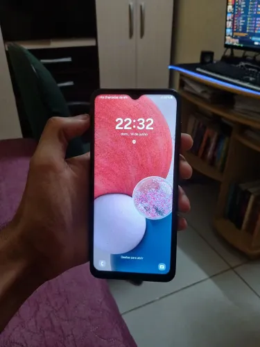 Samsung Galaxy A13 128GB - R$ 450 (negociável)
