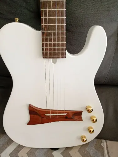 Violão Luthier branco