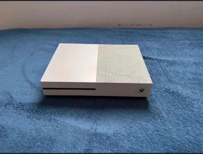 Xbox One S