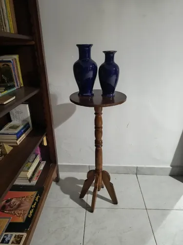 Mesa lateral madeira maciça de canto de sala mesinha apoio centro decoração móveis antigo