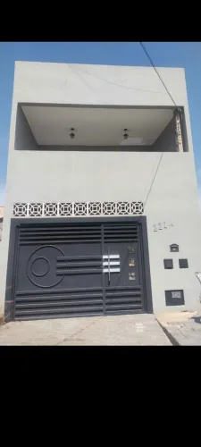 Sobrado no interior de SP, aceito propostas, aceito troca por casa no litoral.