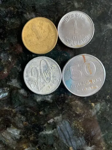 Moedas antigas, preço pra sair hoje