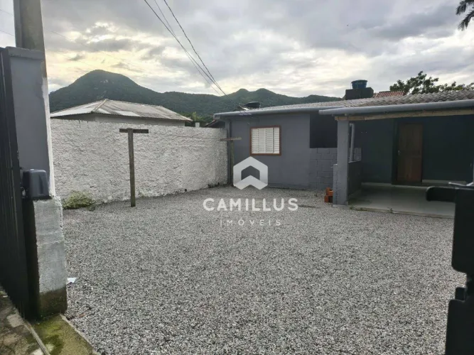 Casa com 1 dormitório à venda, 42 m² por R$ 310.000 - Armação do Pântano do Sul - Florianó