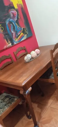 Mesa de Jantar em Madeira de Lei Entalhada à Mão 