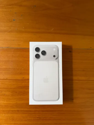 iPhone 17Pro Max 256GB na cor Silver