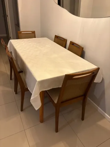 Conjunto Mesa de Jantar + 6 Cadeiras - Excelente Oportunidade!