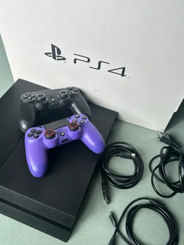Vendo PlayStation 4 de 1TB Desbloqueado na Versão 12.00.