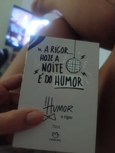 Perfume humor a vigor natura masculino 