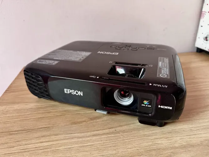 Projetor de imagem Epson s18+