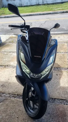 Vendo PCX com apenas 1850km na garantia, todas revisão feitas por tempo, IPVA pago