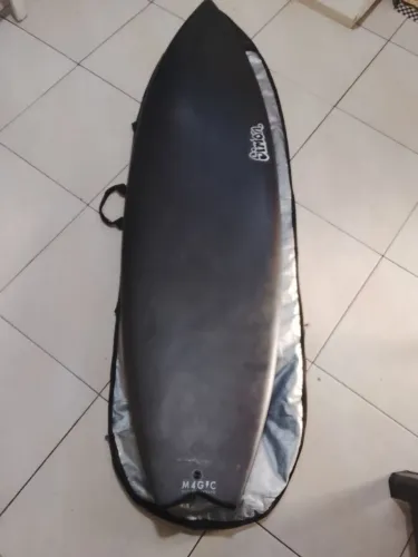 Prancha Simon fu carbono pouco uso. Barbada vai com quilhas é capa