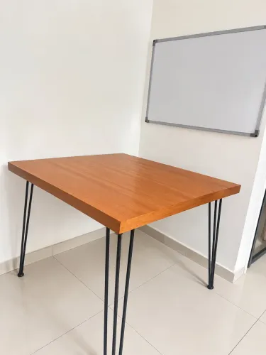 Mesa madeira pesada 4 lugares
