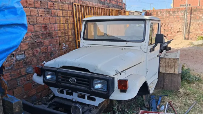 Toyota Band.Picape CD 2P Chassi Longo Diesel 1988
