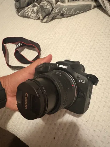Canon EOS R100