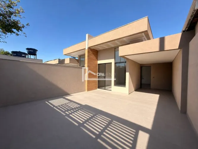 Casa Plana à Venda no bairro Rio Branco, 3 Quartos, 1 Suíte, Closet, Espaço Gourmet e 3 Va