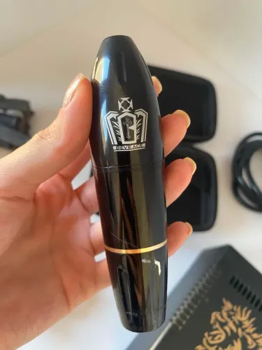 Máquina de tattoo pen e micropigmentação Beveace, seminova +brindes