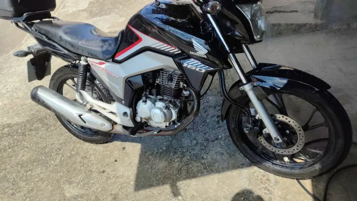 Quero pega moto cb tuwiste ou lander na troca volta diferença