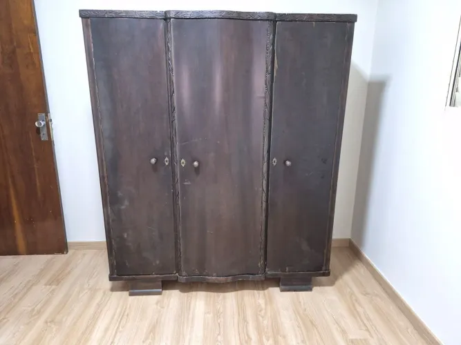 Guarda roupa madeira maciça