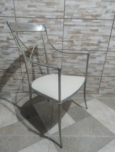 Cadeiras de ferro decorativas