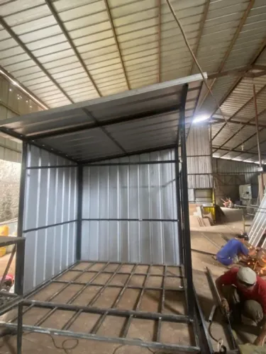 CONTAINER E TRAILER - OBRA . JARDIM . EMPRESA