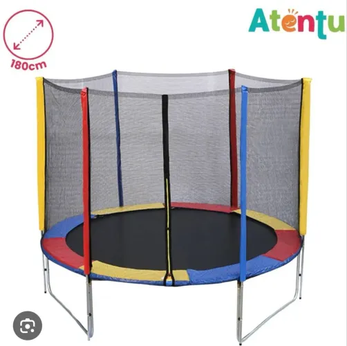 Pula pula infantil pequeno