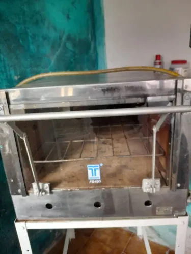 Forno industrial com 2 bandejas grandes 
