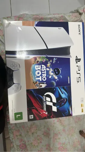 PS5 novo lacrado 1TB ainda vai com dois jogos 