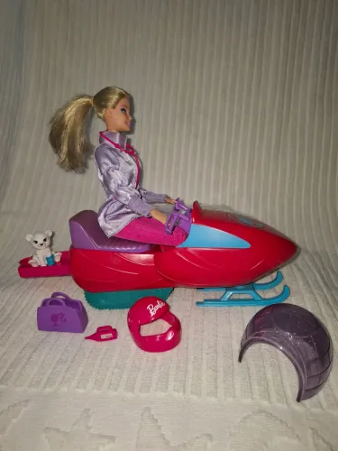 Boneca Barbie Quero Ser Bióloga No Ártico - com jet-ski