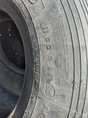 Pneus 1100 R22