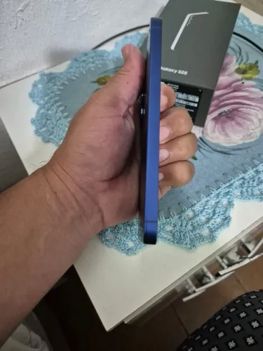 Samsung galaxy s25gb