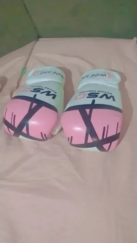 Luva branca e rosa artes marciais 