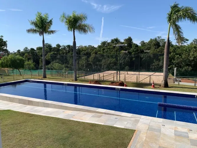 Terreno à venda no Condomínio Alphaville 2 no bairro Granja Marileusa em Uberlândia
