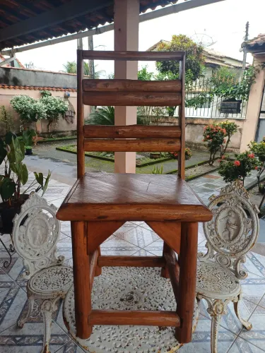MESA E CADEIRAS
