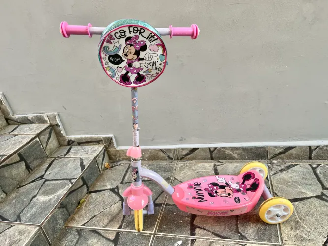 ? Patinete infantil de 3 rodas da Minnie 