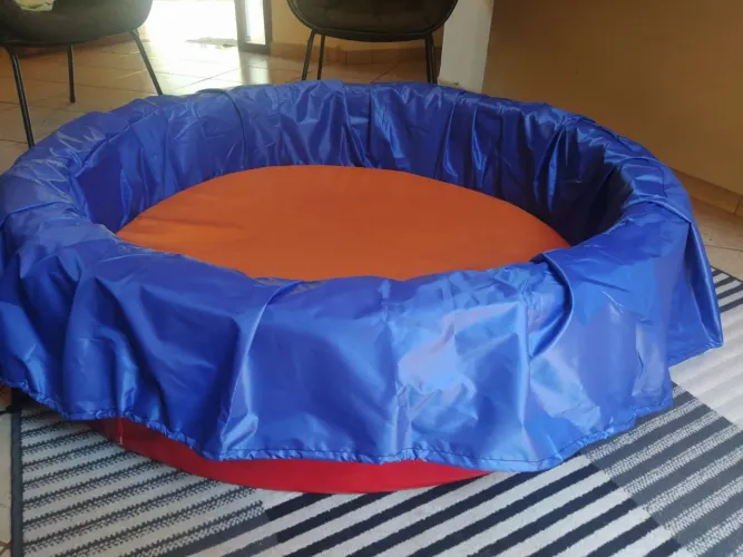 Piscina de Bolinha Espumada