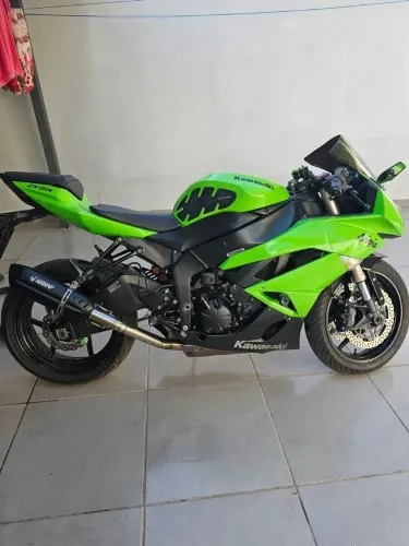 Kawasaki Ninja ZX-6R 2010 Motocicleta Speed