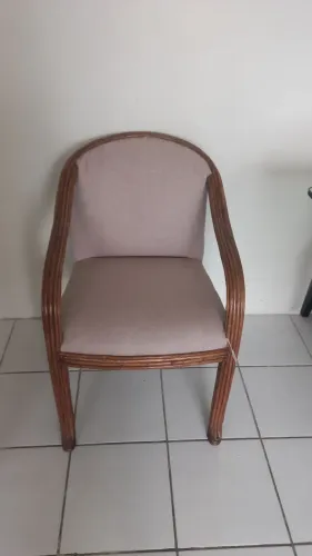 Duas cadeiras cada 200 reais