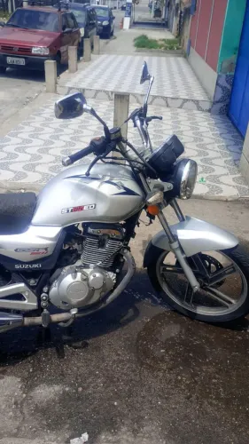 Suzuki GSR - Nova demais