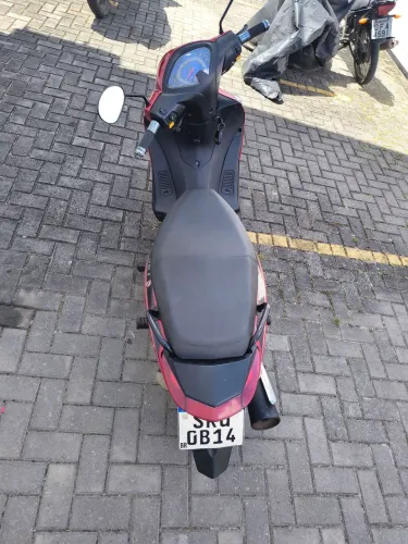 MOTO SUPER BEM CONSERVADA