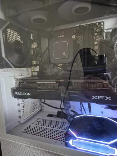 Placa de Vídeo XFX Swift AMD Radeon RX 9060 XT 16GB GDDR6