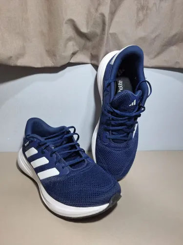 Tênis adidas response runner