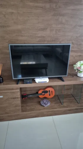TV LG 32 polegadas + controle remoto