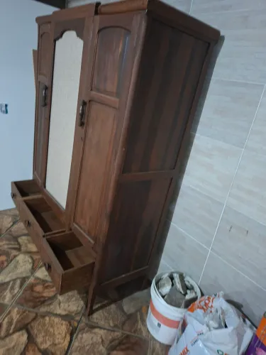 GUARDA ROUPA ANTIGO RARIDADE