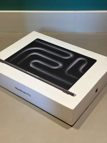 MacBook Pro M5 24GB 1TB Black