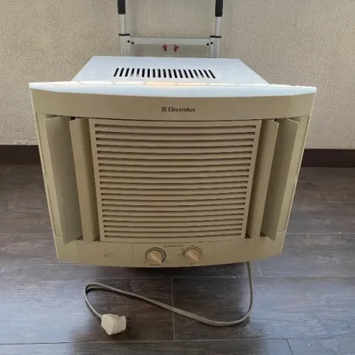 Rf077 Ar-Condicionado 7500 btu de Janela Electrolux Funcionando precisa de reparo gas