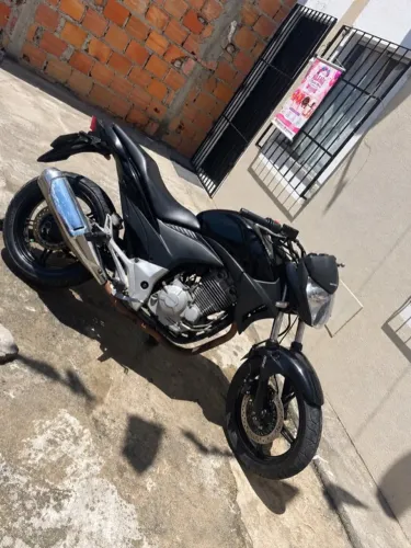Vendo cb300 toda em dias