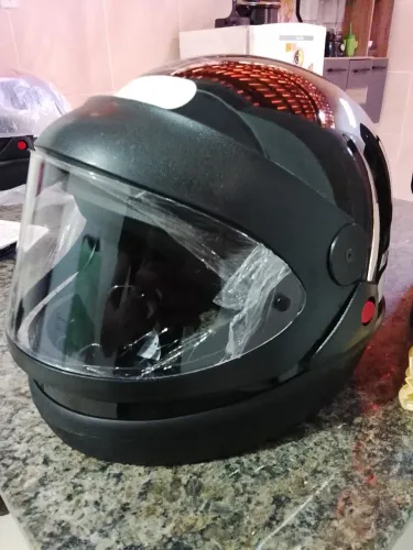 Capacetes Ebf zero nunca usados