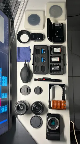 ? Sony ZV-E10 + Viltrox 23mm f/1.4 + Lente do kit + Kit Completo