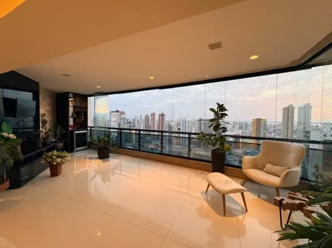 Lindo Apartamento com 4 suítes, 4 vagas de garagem e excelente vista